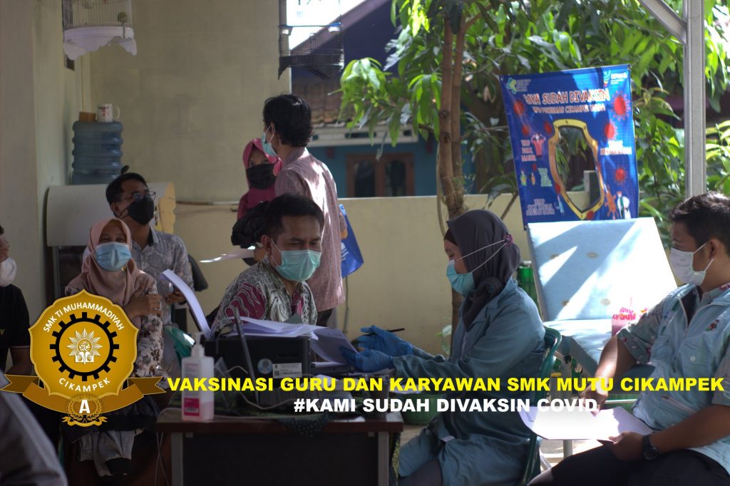 smk mutu cikampek vaksinisasi