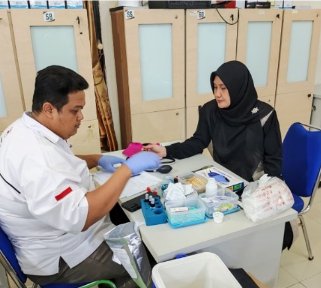 AKSI DONOR DARAH PCPM CIKAMPEK DALAM MEMPERINGATI HARI PAHLAWAN: KOLABORASI DENGAN SMK MUHAMMADIYAH CIKAMPEK RAIH ANTUSIASME TINGGI