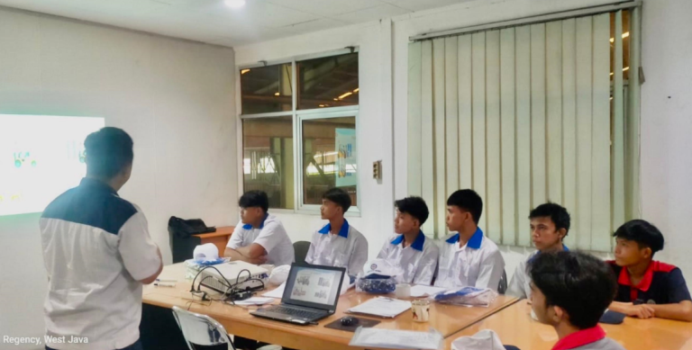 Kerja Di Perusahaan Ternama Tanpa Gelar Sarjana? Siswa Smk Ti Muhammadiyah Cikampek Telah Membuktikanya"