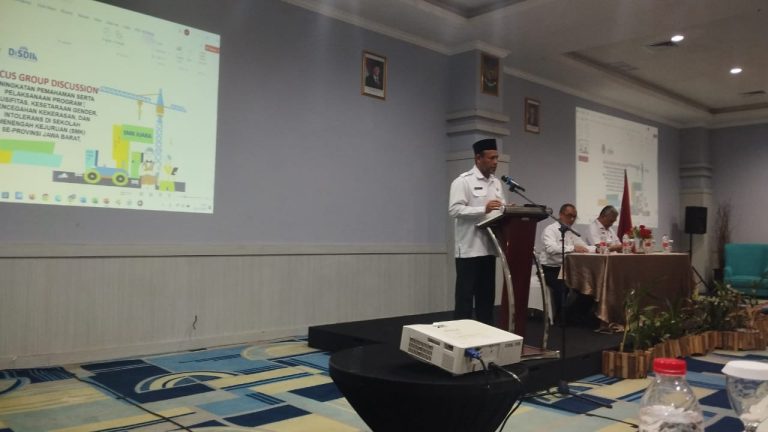 Wakil Kepala Sekolah Kesiswaan SMKS TI Muhammadiyah Cikampek Perkuat Pendidikan Inklusif melalui FGD Pencegahan Perundungan dan Kesetaraan Gender