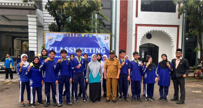 Sinergi Dalam Keunggulan Apresiasi Untuk Sang Juara Dalam Kejuaran Di Karawang Oleh Pengawas Pembina SMKS TI Muhammadiyah Cikampek