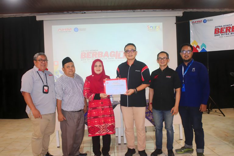 SMK Muhammadiyah Cikampek Gelar Astra Honda Berbagi Ilmu & Service Kunjung: Pembelajaran Industri dan Layanan untuk Masyarakat